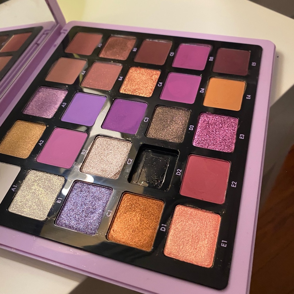 Anastasia Beverly Hills NORVINA Pro Pigment Palette Vol. 5 - Picture 4 of 6